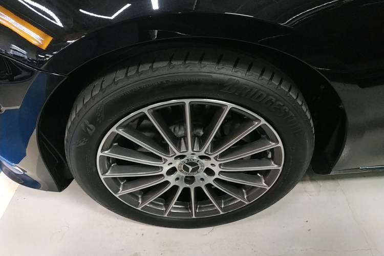 Used Mercedes-Benz E-Class 2023 Facelift E 260 L
