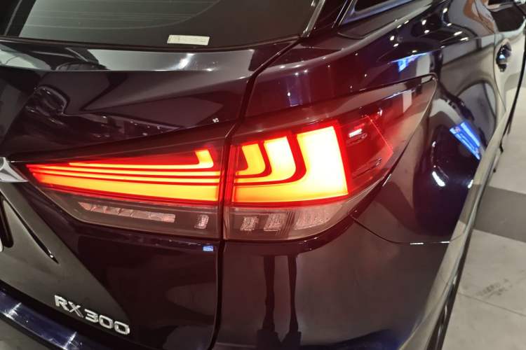 Used Lexus RX 2020 Revised Version 300 Two-Wheel Drive Elite Edition Right Rear Taillight