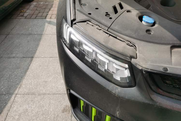 Used Geely Auto Monjaro S 2021 2.0TD Automatic Two-Wheel Drive Lightning Edition Right Front Headlight