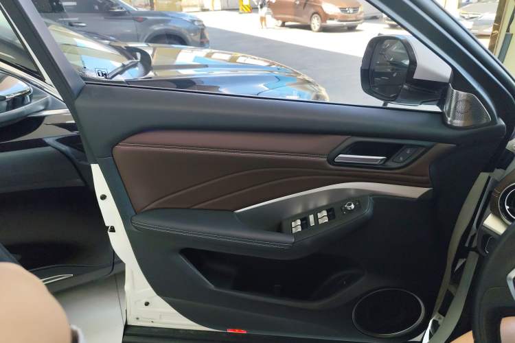 Used Wey VV6 2021 2.0T Two-Wheel Drive Smart Plus