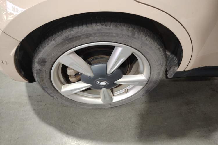 Used ORA Good Cat 2023 401 km Standard Range Premium Version Lithium Iron Phosphate Exterior 4