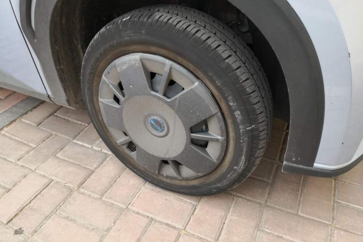 Used BYD Seagull 2024 Honor Edition 305km Dynamic Version Right Front Wheel Hub