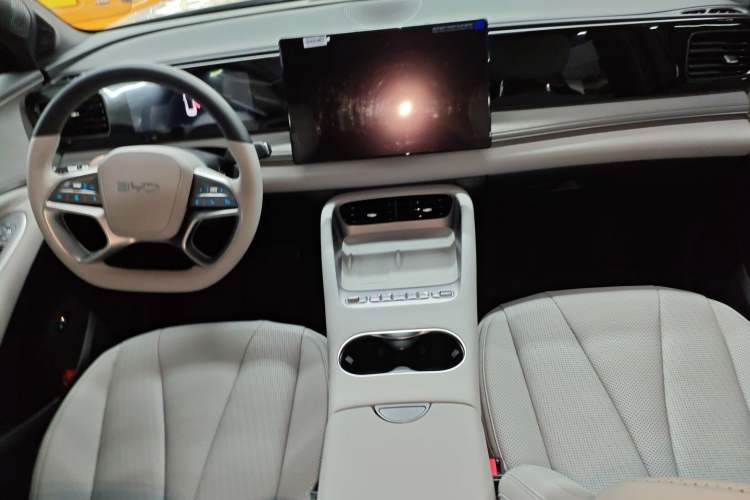 Used BYD Sealion 06 New Energy 2025 Model DM-i 170 Navigation Pro Edition
