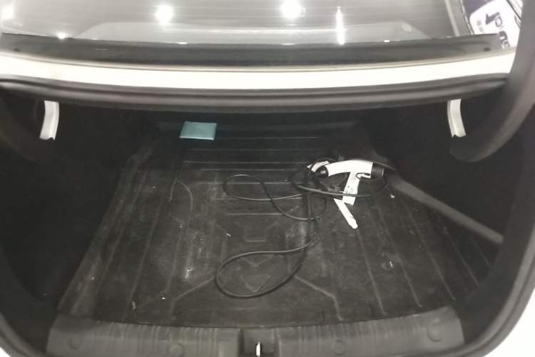 Used BYD Qin L 2025 DM-i Smart Drive 80KM Leading Model Trunk