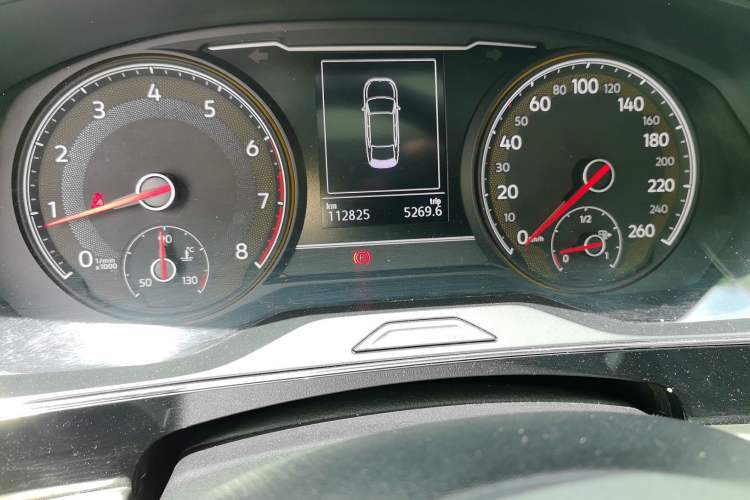 Used Volkswagen Passat 2020 280TSI Business Edition China VI Standard Odometer Close Up