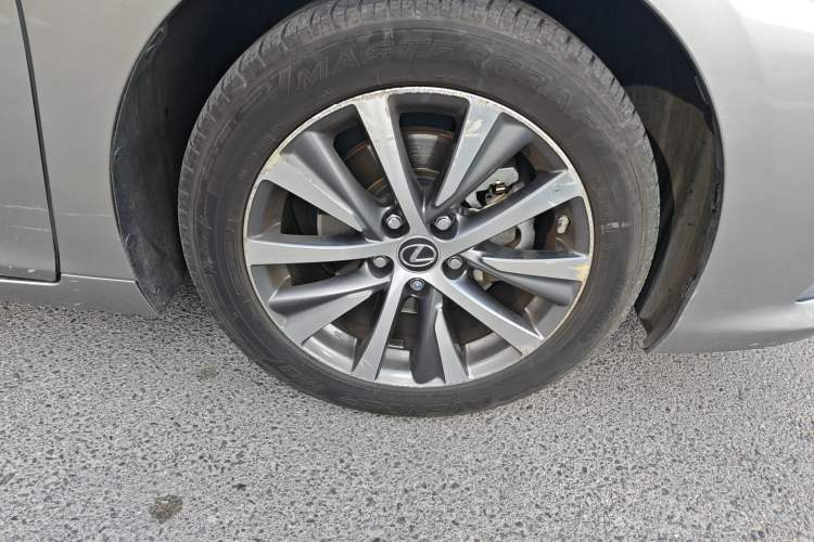 Used Lexus ES 2018 260 Excellence Edition China VI Standard Right Front Wheel Hub