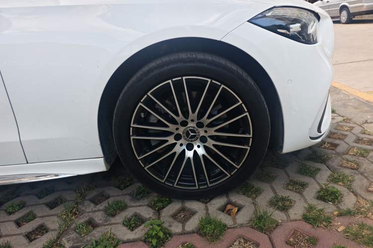 Used Mercedes-Benz C-Class 2022 Facelift C 260 L Right Front Wheel Hub