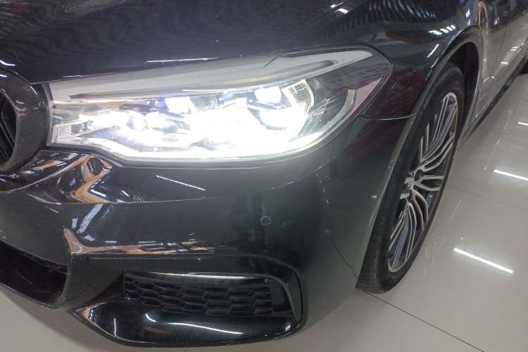 Used BMW 5 Series 2018 Restyled 530Li Leading Edition M Sport Package
