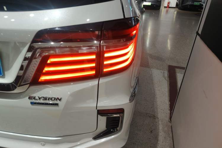 Used Honda Elysion 2019 2.0L Hybrid Comfort Edition