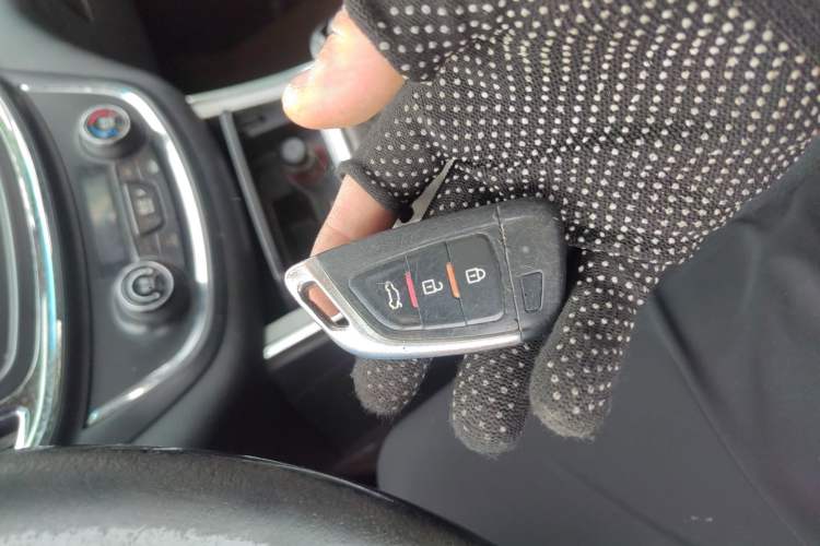 Used Baojun 560 2015 1.8L manual luxury version
