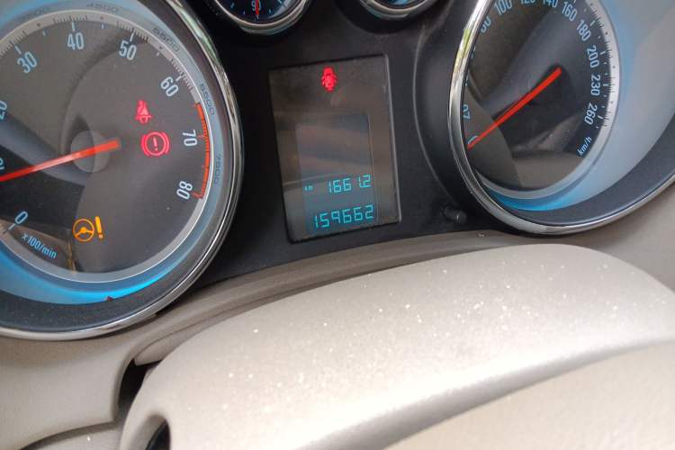 Used Buick GT 2013 GT 1.6L Manual Entry-Level Model Odometer Close Up