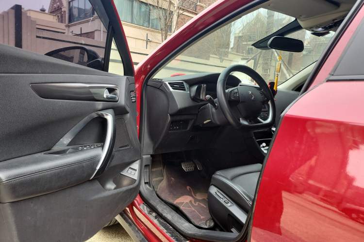 Used DS 6 2014 1.6T Luxury Edition THP200
