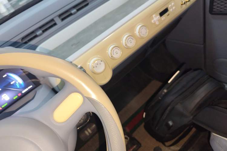 Used Bestune Pony 2025 222km Range Agile Horse Gear Lever