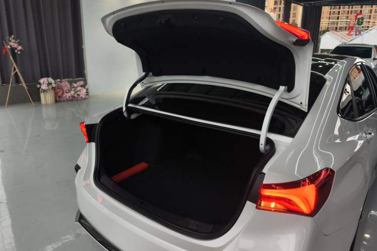 Used Buick Verano 2022 Pro GS Wind-Chasing Edition Trunk