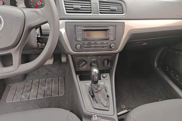 Used Volkswagen Lavida 2017 1.6L Automatic Fashion Edition
