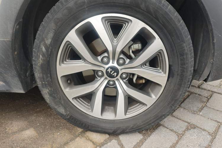 Used Kia Sportage R 2015 2.0L Automatic Two-Wheel Drive GLS Right Front Wheel Hub