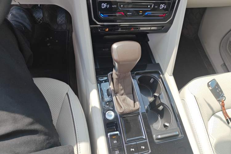 Used Volkswagen Viloran 2020 380TSI Prestige Edition Gear Lever