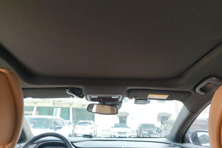 Used Buick LaCrosse 2018 28T Luxury Model Headliner