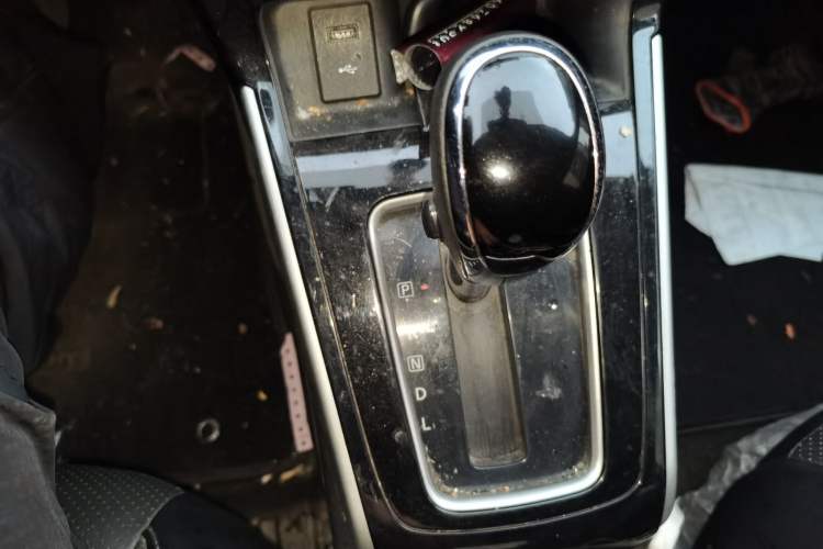 Used Nissan Sylphy 2019 1.6XV CVT Smart Connect Luxury Edition China V Standard Gear Lever