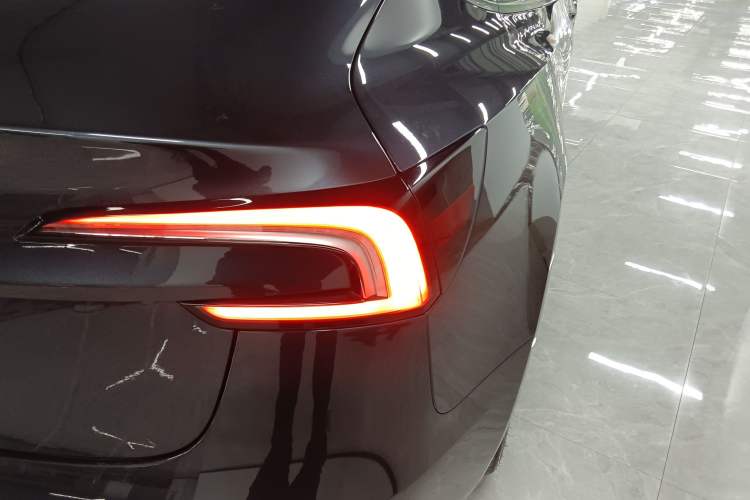 Used Tesla Model 3 2023 Rear-Wheel-Drive Version
