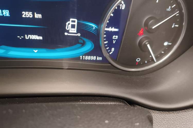 Used Buick Envision 2014 28T All-Wheel-Drive Versatile Sports Flagship Edition Odometer Close Up