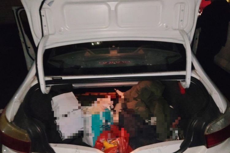 Used Citroen Elysee 2015 Zhishang Edition 1.6L Manual Fashion Model Trunk