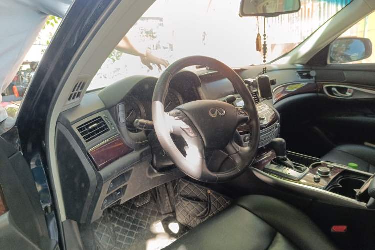 Used Infiniti Q70 2019 Q70L 2.0T Elite Plus Version
