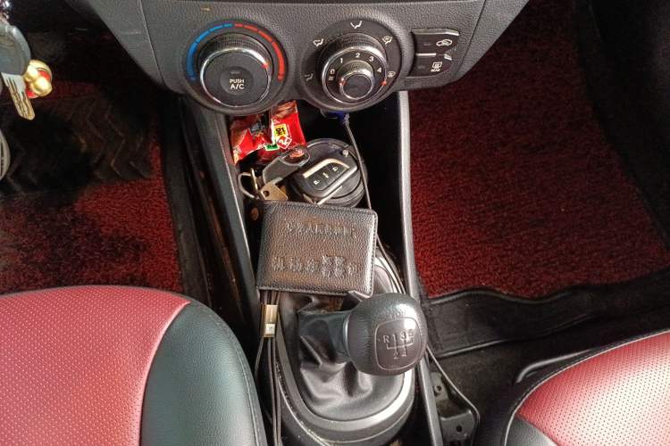 Used Kia K2 2012 Hatchback 1.4L MT Cool Edition Commemorative Model
