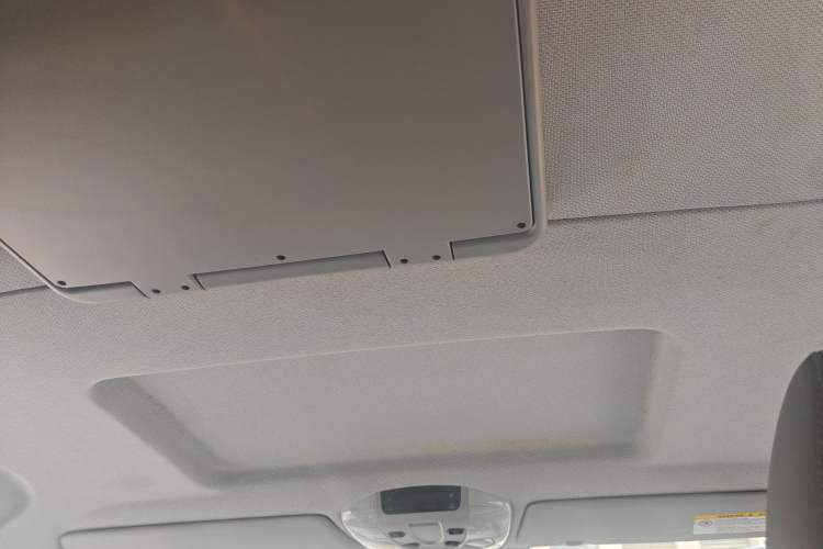 Used Mercedes-Benz Vito 2011 2.5L Elite Edition
