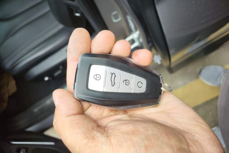 Used Geely Auto Monjaro L 2024 2.0TD DCT EVO Two-Wheel Drive Long-Range Version Vehicle Key