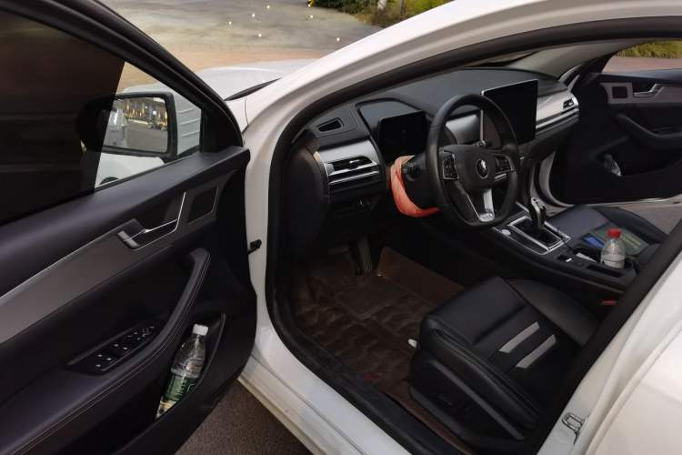 Used BYD Qin Pro 2019 Super Edition 1.5TI Automatic Smart Connect Brilliance Model China VI Standard