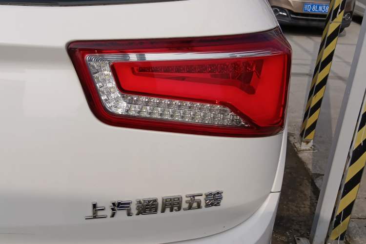 Used Baojun 560 2015 1.8L manual luxury version