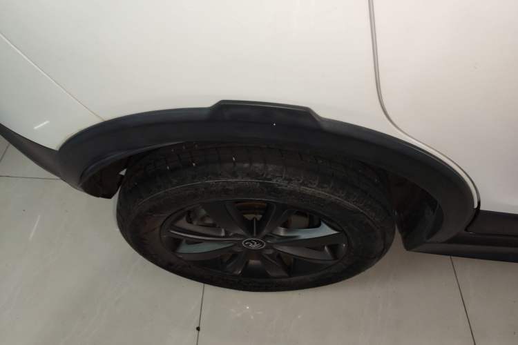 Used BYD Yuan New Energy 2019 EV360 Smart Connect Enjoyment Model
