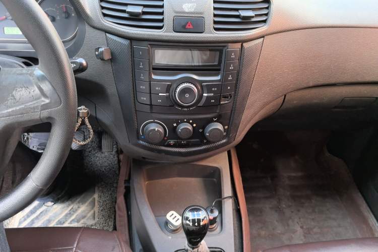 Used Wuling Hongguang 2014 1.2L Base Model China IV Audio And AC Panel