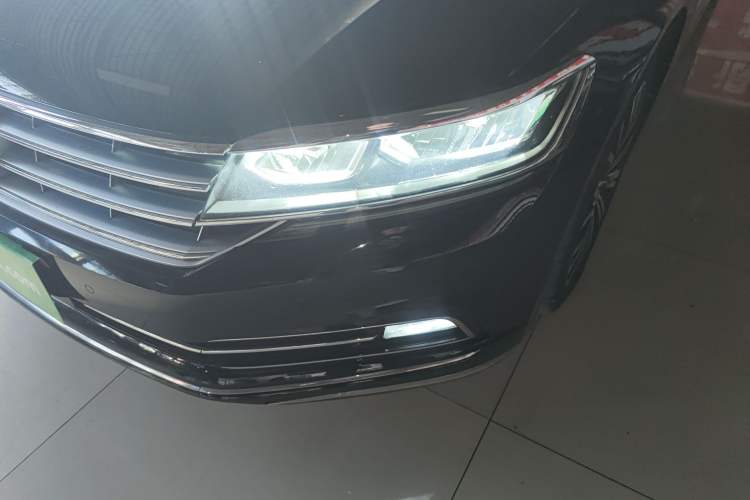 Used Volkswagen Phideon 2018 Revised Version 380TSI Two-Wheel Drive Business Edition
