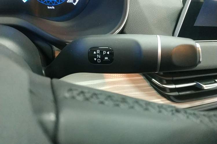 Used Hongqi E-QM5 2025 500km Range Commuter Version
