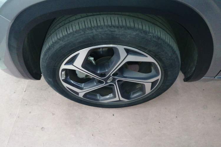 Used Geely Auto Monjaro L 2021 2.0TD DCT EVO Two-Wheel Drive Prestige Version Left Front Wheel Hub