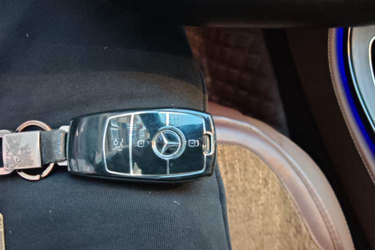 Used Mercedes-Benz E-Class 2021 Restyled E 300 L Sporty and Stylish Edition Vehicle Key