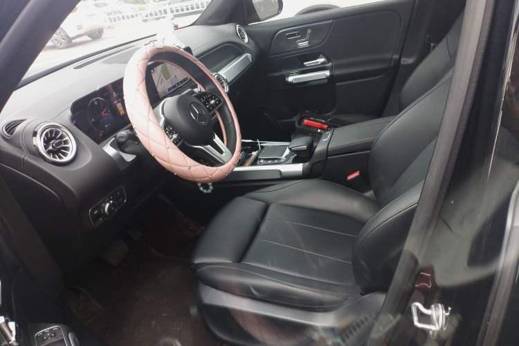 Used Mercedes-Benz GLB 2022 GLB 220 Fashion Model Left Front Seat