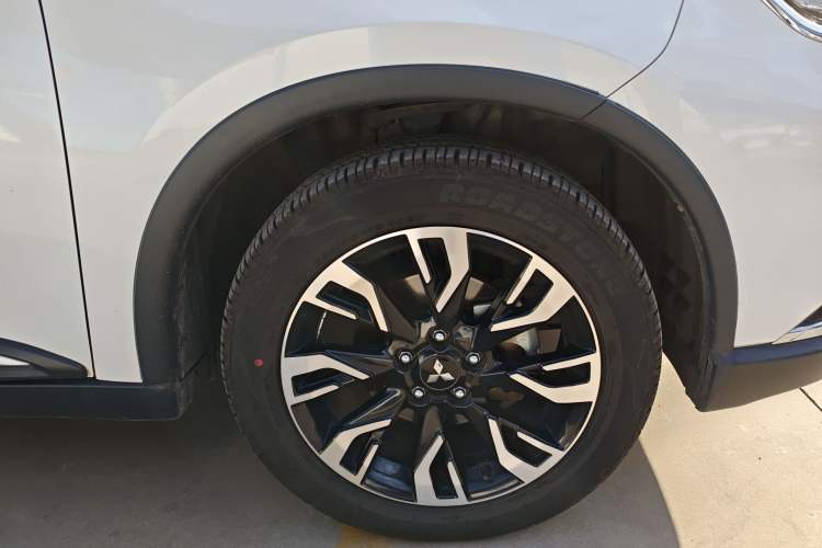 Used Mitsubishi Outlander 2019 2.0L Two-Wheel Drive Comfort Edition 5 Seats China VI Standard