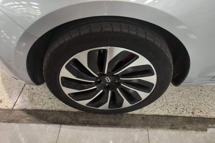 Used Hima AITO M5 2022 Extended-Range Four-Wheel Drive Performance Version
