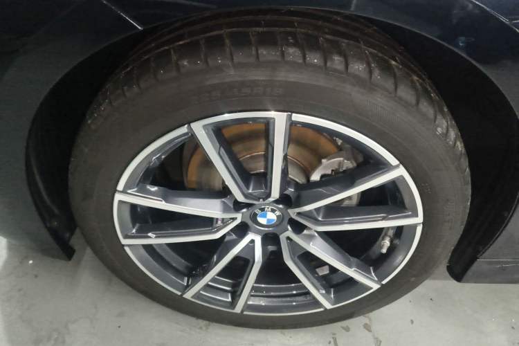 Used BMW 3 Series 2025 325Li M Sport Package Left Front Wheel Hub