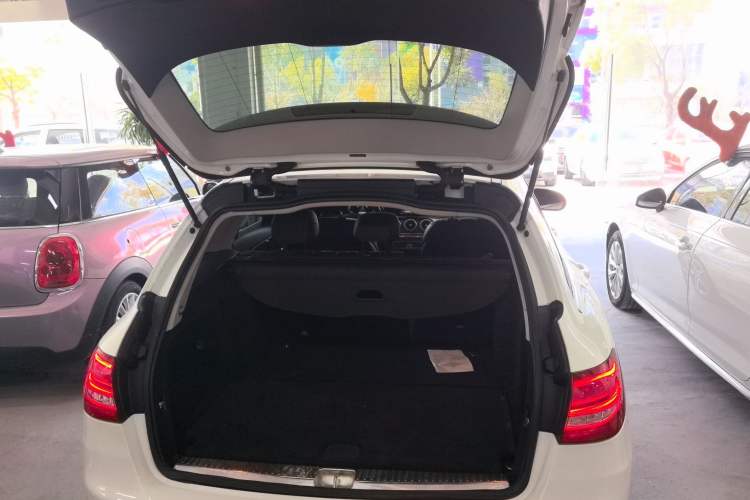 Used Mercedes-Benz C-Class 2015 C 200 station wagon