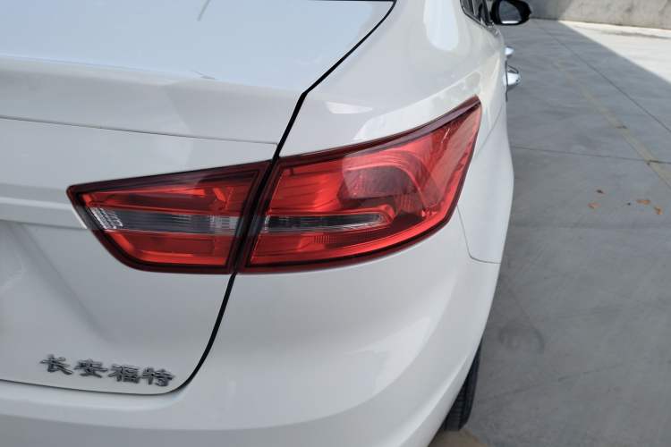 Used Ford Escort 2017 Revised Version 1.5L Manual Comfort Edition Right Rear Taillight