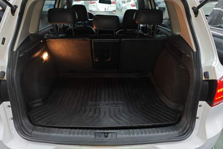 Used Volkswagen Tiguan 2016 280TSI Automatic Two-Wheel-Drive Silk Road Style Edition Trunk