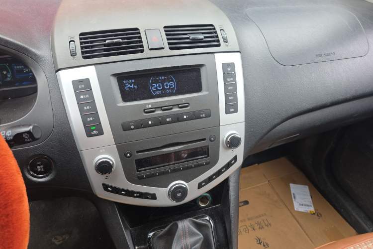 Used BYD S6 2014 2.0L Manual Elite Version 5 Seats
