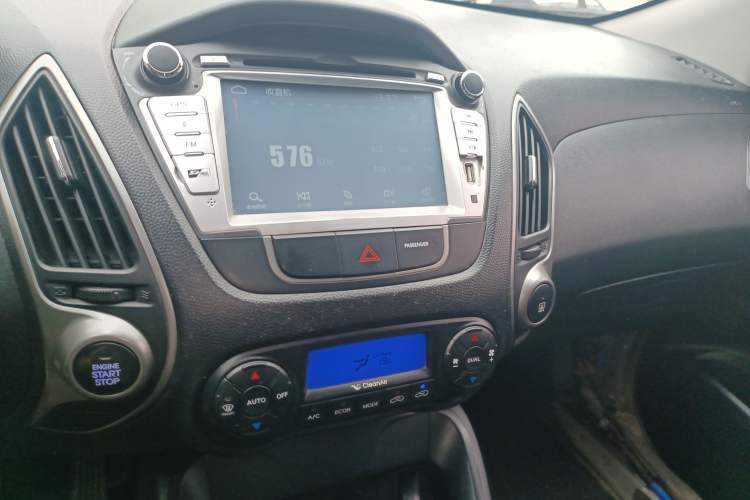 Used Hyundai ix35 2015 2.0L Automatic 2WD Smart Type China IV