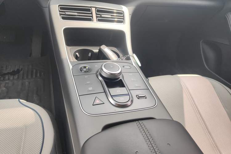 Used BYD Destroyer 05 2024 HONOR Edition DM-i 55KM Luxury Model Gear Lever