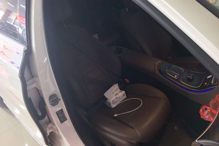 Used Mercedes-Benz E-Class 2019 E 300 L Sporty and Stylish Model Right Front Seat