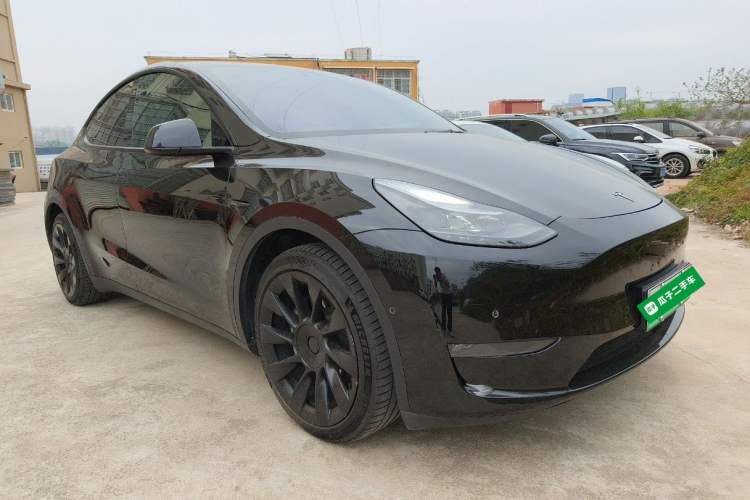 Used Tesla Model Y 2021 Standard Range Rear-Wheel Drive Version Front Right 45 Deg